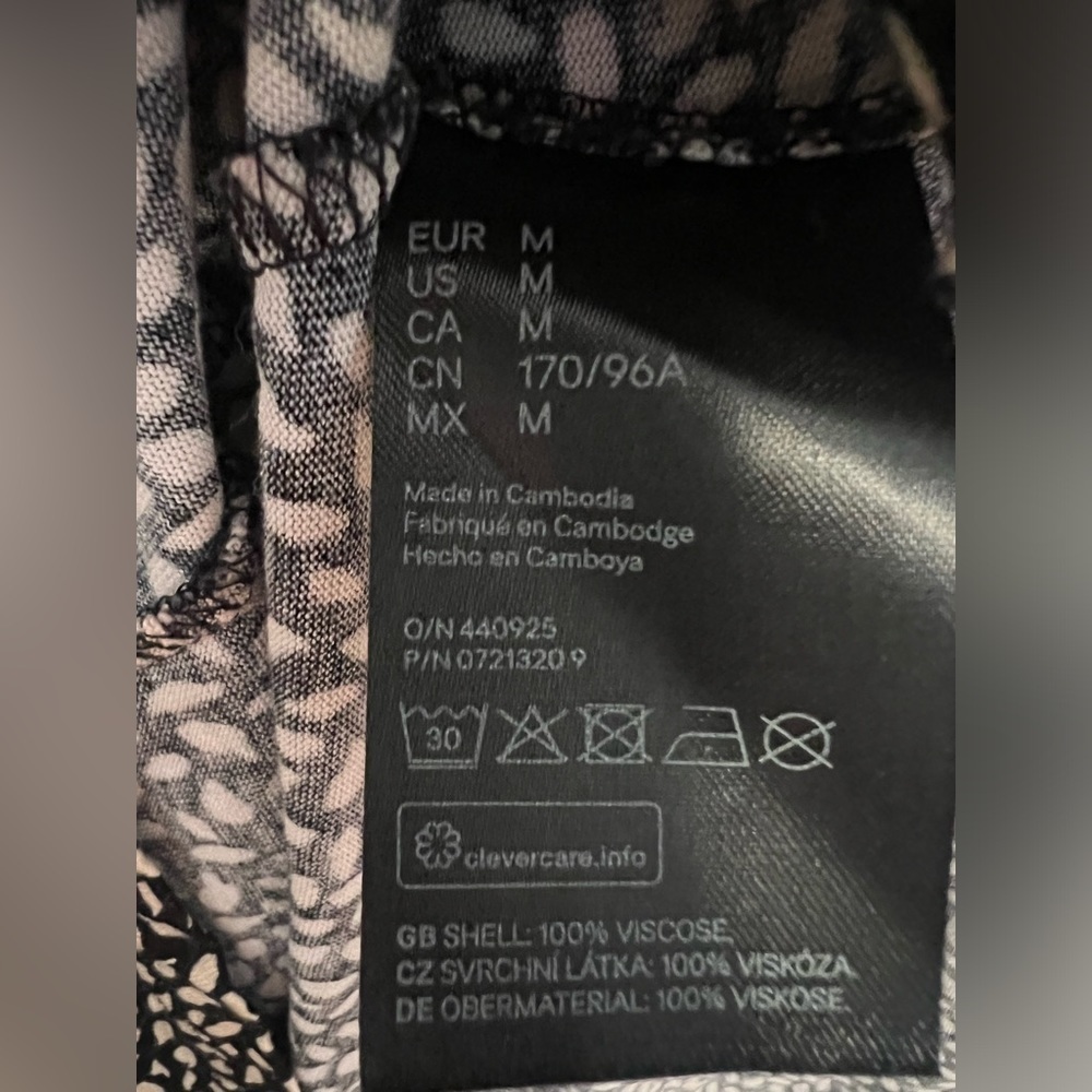 H&M sleeveless black dress with leaves pattern 100% viscose M - Picture 8 of 8